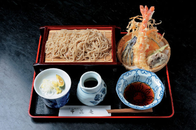 十割そばのなめらかなのどごしを堪能 手打ちそば 千花庵