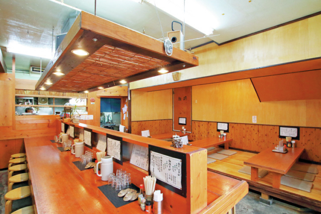 透きとおったコク深スープとコシのある自家製麺「木灰そば とらや」