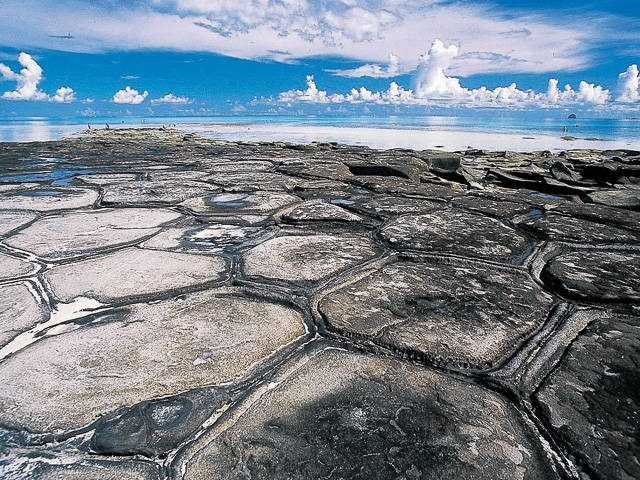 【久米島の立ち寄りスポット】畳石