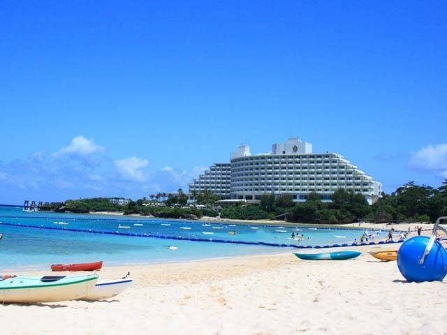 【沖縄・本島&慶良間諸島×リゾホビーチ】万座毛を眺める絶好のロケーション「万座ビーチ」