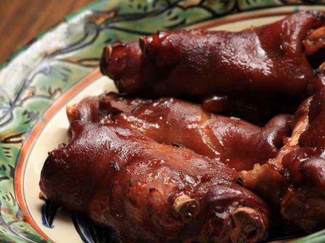 ⑦.コラーゲンたっぷりの美容食 テビチ