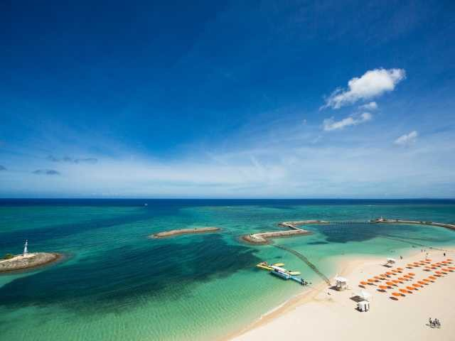 【沖縄でやりたいこと×ビーチでバカンス】快水浴場百選に選ばれた「サンマリーナビーチ(西海岸リゾートエリア)」