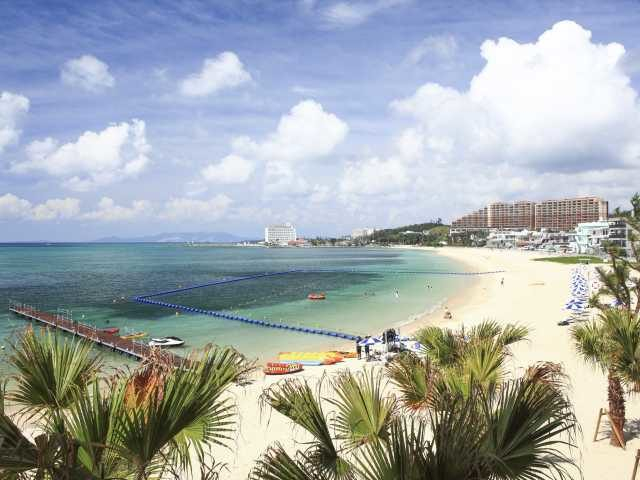 【沖縄・本島&慶良間諸島×リゾホビーチ】コバルトブルーに輝く海と天然の白砂のコントラストが美しい「タイガービーチ」