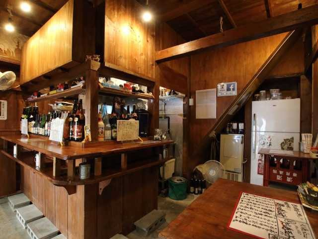【那覇の栄町市場商店街】昼から乾杯! 立ち呑み居酒屋「栄町西口商店」