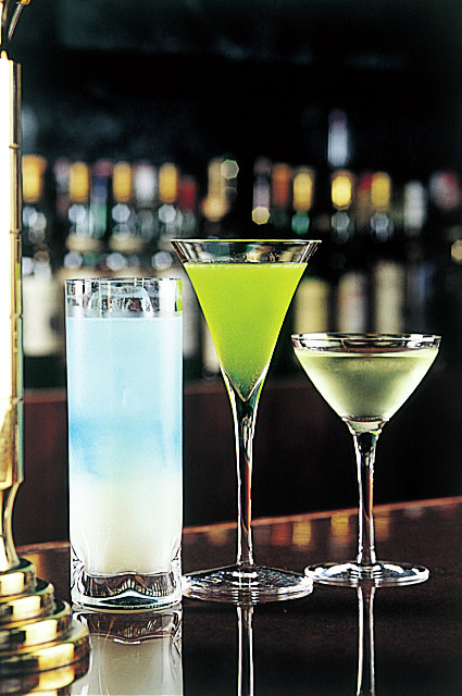 【函館×夜景が見えるレストラン&バー】窓一面に函館港の夜景が広がる「ル・モン・ガギュー」