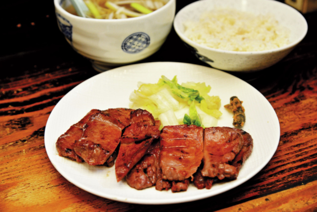 伝統の味を受け継ぐ老舗の行列店「たん焼 一隆 本店」