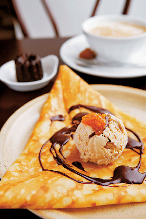 クレープリー アルモリックでクレープににっこり