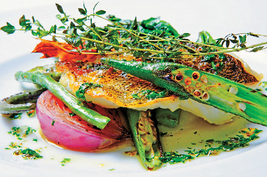 【江の島×ローカル体験】江の島を対岸から望む