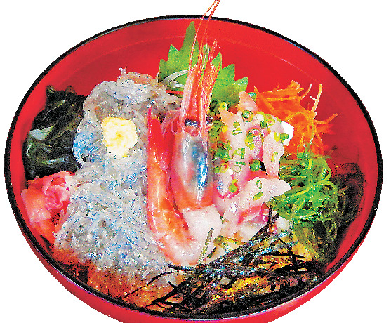 名物の海鮮丼はこちら!