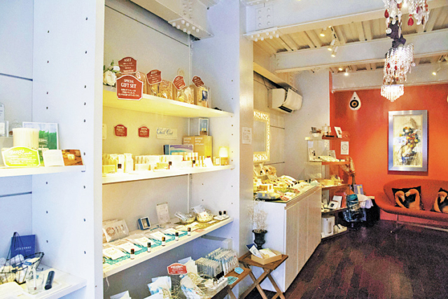 【那覇・裏国際通り×浮島通り】植物の力を取り入れたハンドメイドソープ「ラ クッチーナ ソープブティック」