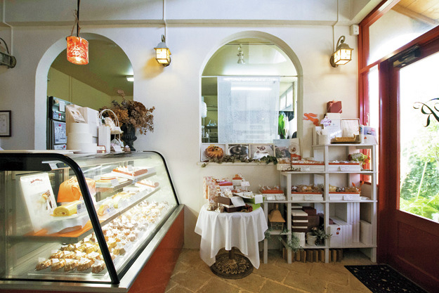 【沖縄のおすすめ手土産】うるま市特産のビーグ(い草)に注目「Patisserie R」