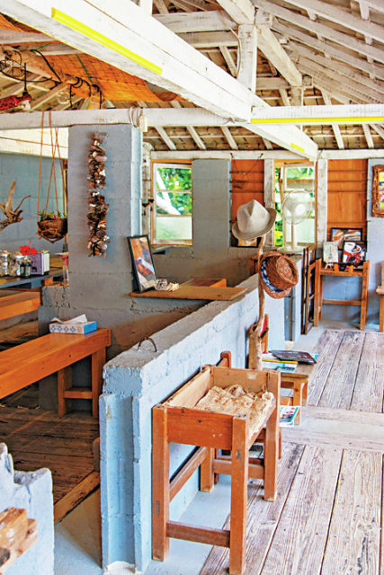 【沖縄のおすすめ手土産】カラフルマカロンに胸キュン「Ringo Cafe」