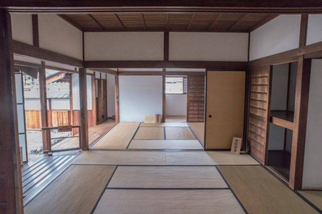 【高山陣屋×役人の仕事部屋】西日が入る明るい部屋「書役部屋」