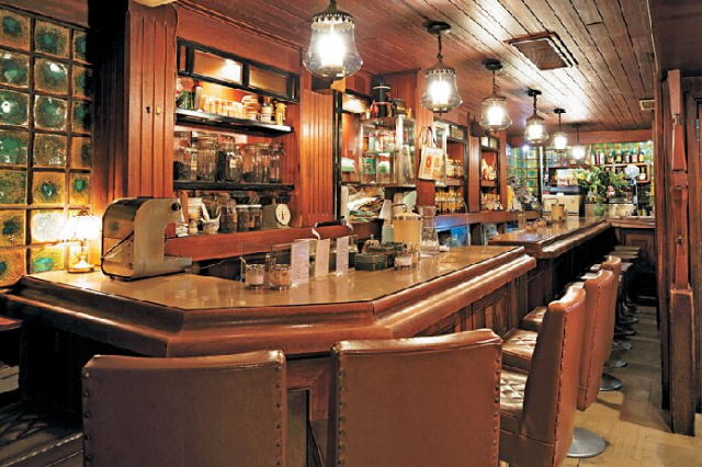 【京都×レトロ喫茶店】大人の時間を楽しめる香り高い異空間「六曜社 地下店」