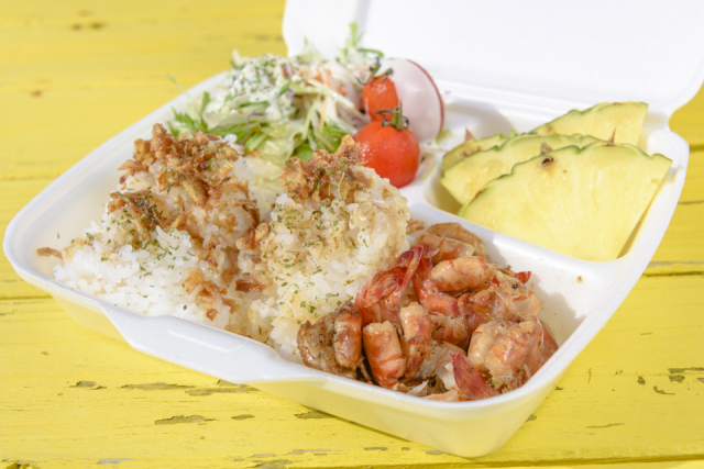 【久米島のグルメスポット】南島食楽園YUNAMI FACTORY