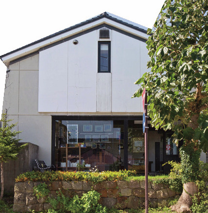 【函館・元町の雑貨屋さん】店主選りすぐりの作品「ギャラリー村岡」