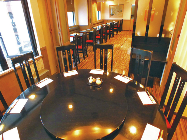 具材たっぷりのぜいたく冷やし中華「中国美点菜 彩華」