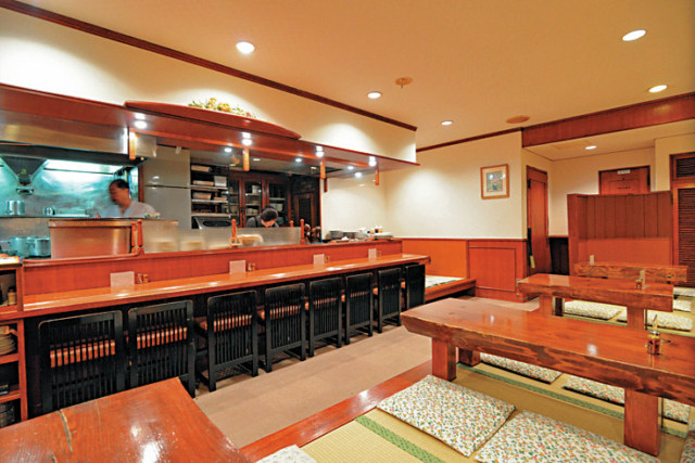 備長炭で焼いた肉汁たっぷりの牛タン「牛たん料理 閣」