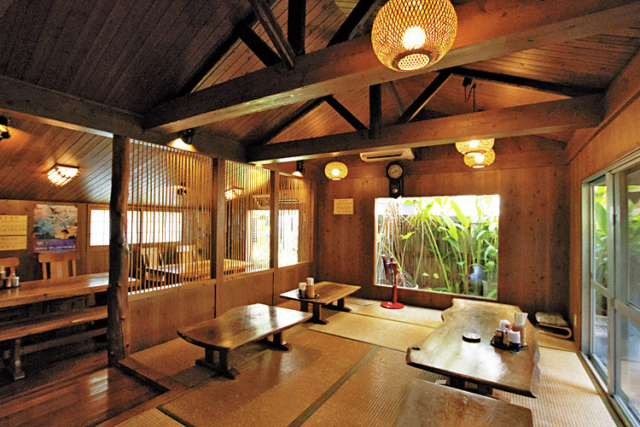 あんまー(=おかあさん)が作る沖縄料理「富久屋」