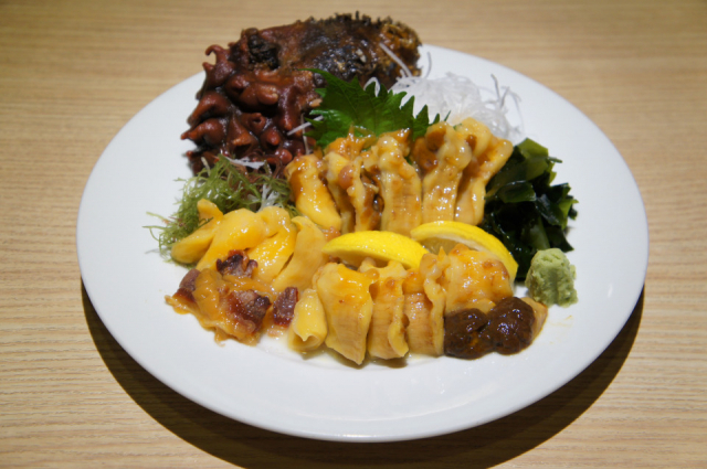 究極の珍味ほやを刺し身で堪能「ほや&純米酒場 まぼ屋 仙台駅前店」