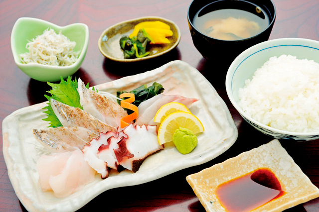 【江の島グルメ×磯料理】地魚料理 池田丸