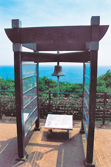 【江の島の見どころ】龍恋の鐘