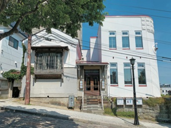 【函館・元町×おすすめの宿】築100年の古民家をリノベ「SMALL TOWN HOSTEL Hakodate」