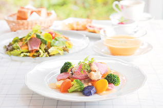 【長野×観光1日目】<ランチはココ!>旬を感じる地元野菜がたっぷり「ラヴニール」