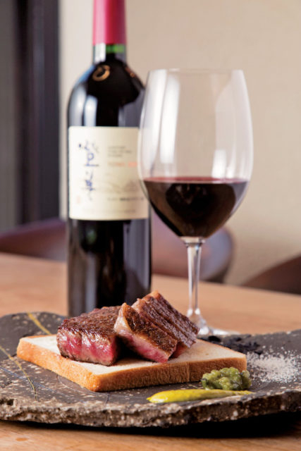 甲州牛のステーキ