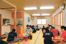 具だくさんで満腹の欲ばりうどん「麺許皆伝」