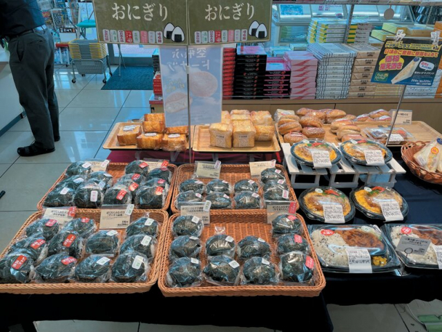 雄大な那須岳を望む「黒磯パーキングエリア(下り)」