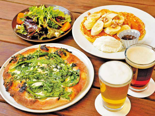 【鎌倉駅周辺のランチスポット】緑に包まれたテラスでこだわりのピザを味わう「GARDEN HOUSE」