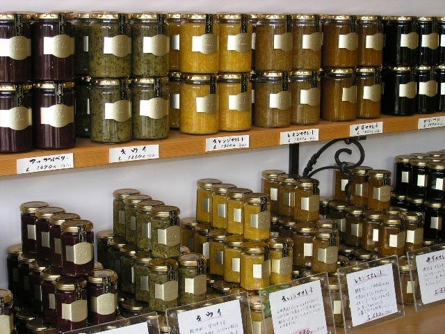 【清里&甲斐大泉×ショッピング】新鮮な完熟果実をジャムに加工「ジャムクラフトとりはた」