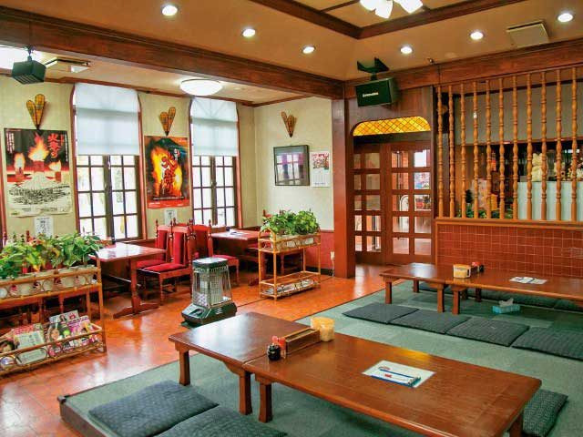 牛肉ときんぴらがのる肉きんうどん「てっちゃん」