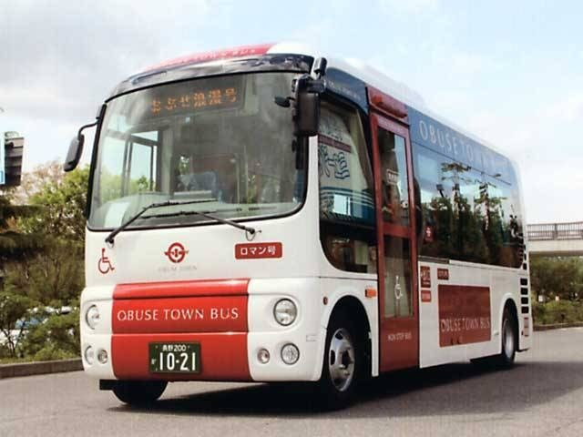 岩松院へは周遊バスの利用も便利です