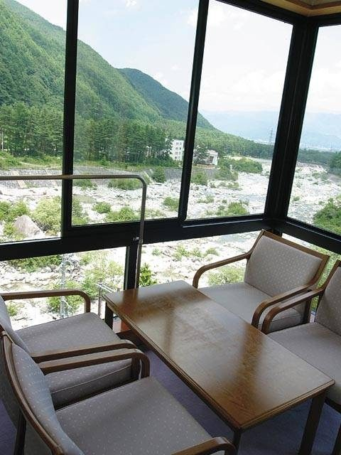 【一度は泊まりたい長野の温泉宿】健気な野生の草花に癒される「山野草の宿 二人静」