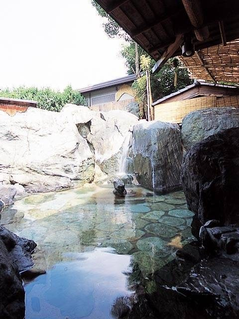 【一度は泊まりたい長野の温泉宿】山麓にひっそりとたたずむ日本情緒あふれる宿「石苔亭いしだ」