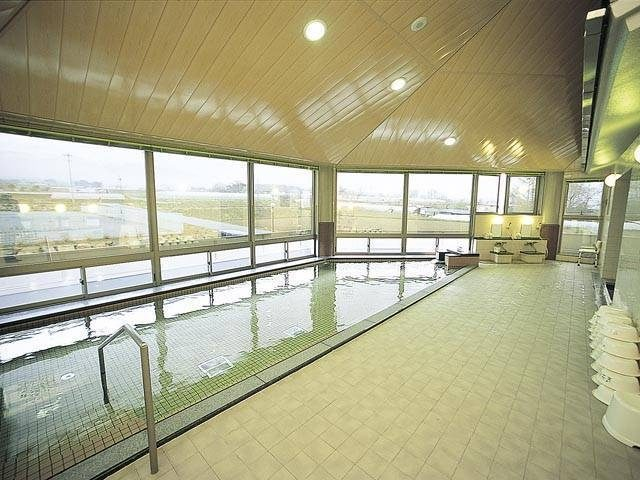 【蓼科・ビーナスライン×観光】パノラマが広がる温泉施設「玉宮温泉 望岳の湯」