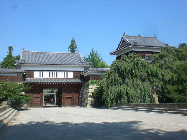 ①東虎口櫓門・南櫓・北櫓