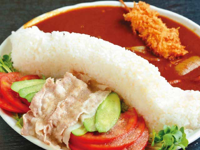 うどん店こだわりの黒部ダムカレー「こまつうどん店」