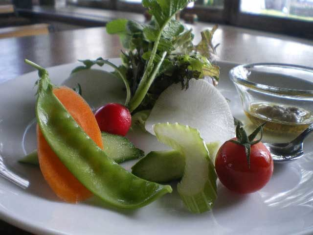 【原村&富士見高原×グルメ】地元産野菜を生かしたイタリアン「Osteria agiato」