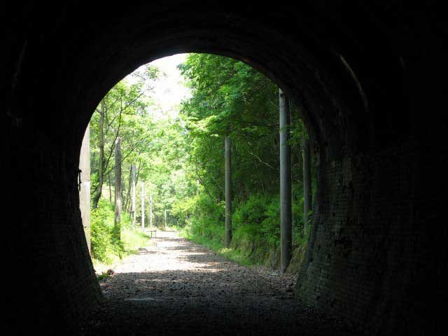 旧国鉄篠ノ井線廃線敷コースを歩く安曇野トレッキング