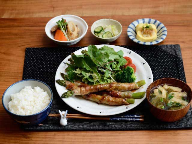 工芸作家のギャラリーを併設「Cafe&BAR麻倉」