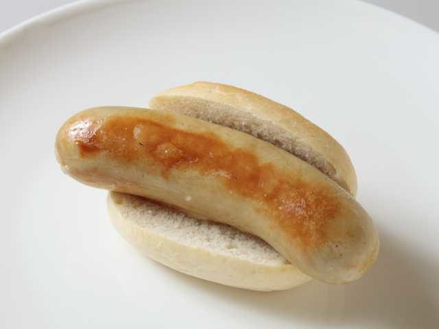 旧軽銀座の人気店 本場のソーセージを堪能「腸詰屋 軽井沢銀座中央店」