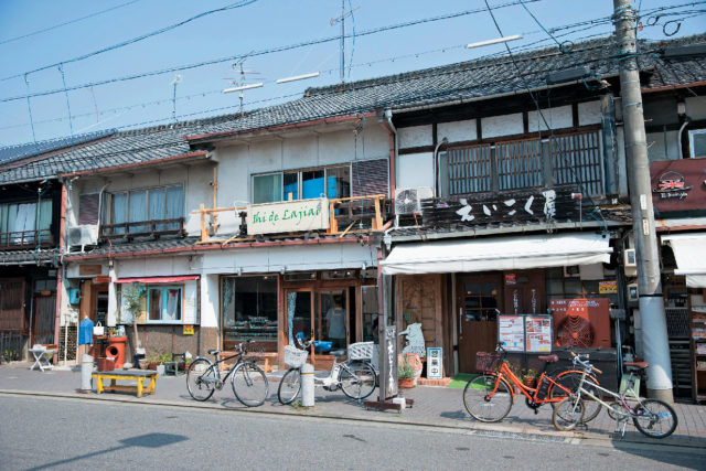 名古屋駅近くの人気エリア① 覚王山 歴史とアートを感じる参道を歩く