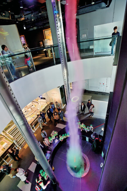 【名古屋市科学館】巨大竜巻が目の前に!「竜巻ラボ」