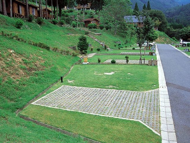 9.曽爾高原の美しい自然に囲まれた快適なキャンプ場 サンビレッジ曽爾奥香落オートキャンプ場(奈良県)