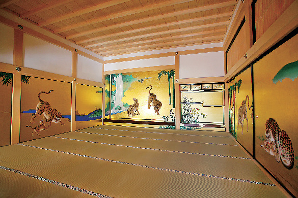 襖絵が権力を見せつける「玄関」