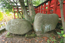 鶴岡八幡宮の境内にあるパワースポット「旗上弁財天社」