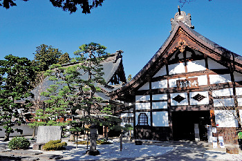 【甲府観光×武田信玄ゆかりのスポット】歴史ある三門や庭園で知られる信玄公の菩提寺「恵林寺」